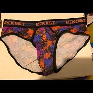 4 pairs 2xist 2 briefs & 2 boxer briefs